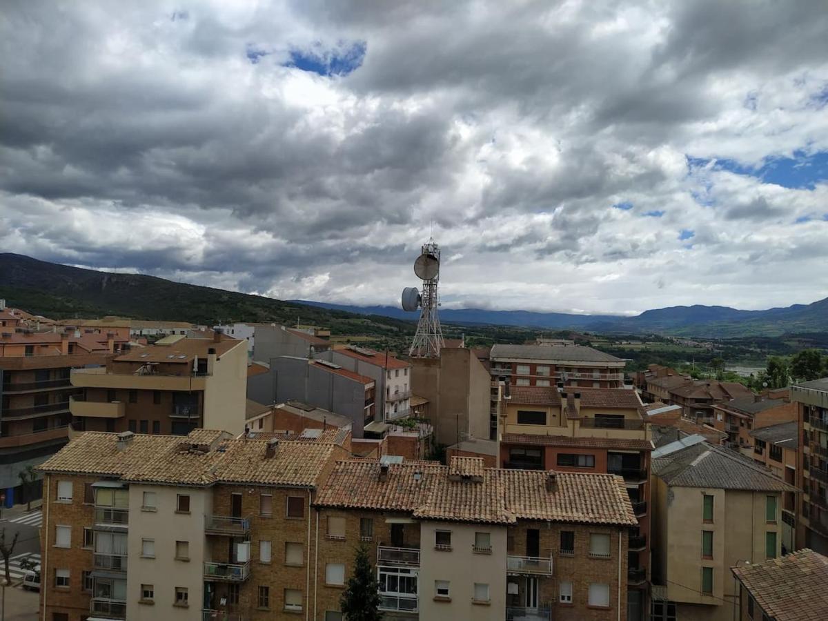Lo Piset De La Torre Apartment Tremp Bagian luar foto